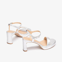 Cargar imagen en el visor de la galería, Sandalia Unisa - NEW IN