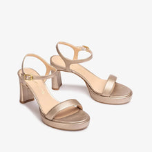 Cargar imagen en el visor de la galería, Sandalia Unisa - NEW IN