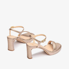 Cargar imagen en el visor de la galería, Sandalia Unisa - NEW IN