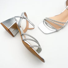 Cargar imagen en el visor de la galería, Sandalia Altrimenti