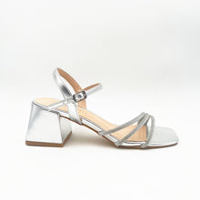 Cargar imagen en el visor de la galería, Sandalia Altrimenti