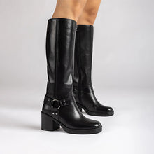 Cargar imagen en el visor de la galería, Bota alta Unisa