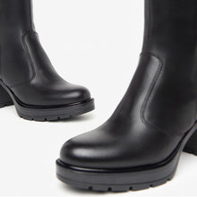 Cargar imagen en el visor de la galería, Bota Nero Giardini