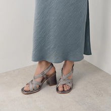 Cargar imagen en el visor de la galería, Sandalia Regarde Le Ciel-NEW IN