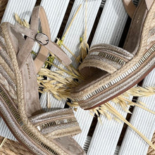 Cargar imagen en el visor de la galería, Sandalia Alma en Pena