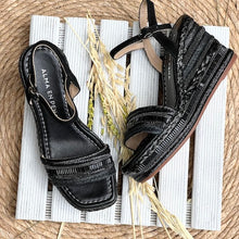 Cargar imagen en el visor de la galería, Sandalia Alma en Pena