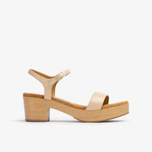 Cargar imagen en el visor de la galería, Sandalia Unisa