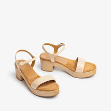 Cargar imagen en el visor de la galería, Sandalia Unisa
