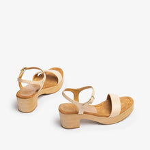 Cargar imagen en el visor de la galería, Sandalia Unisa