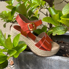 Cargar imagen en el visor de la galería, Sandalia Itse