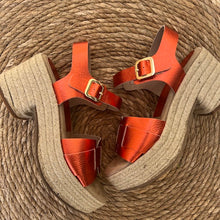 Cargar imagen en el visor de la galería, Sandalia Itse