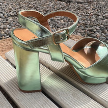 Cargar imagen en el visor de la galería, Sandalia Itse