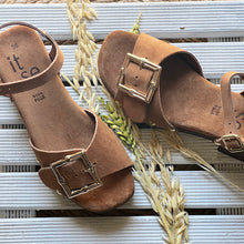 Cargar imagen en el visor de la galería, Sandalia itse
