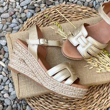 Cargar imagen en el visor de la galería, Sandalia itse