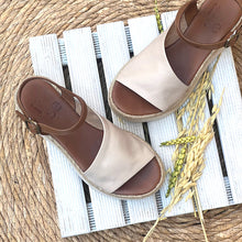 Cargar imagen en el visor de la galería, Sandalia itse