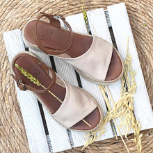 Cargar imagen en el visor de la galería, Sandalia itse