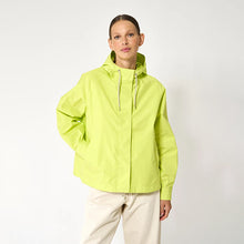 Cargar imagen en el visor de la galería, Gabardina TANTÄ SS25