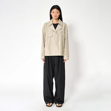 Cargar imagen en el visor de la galería, Gabardina TANTÄ SS25