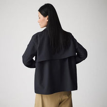 Cargar imagen en el visor de la galería, Gabardina Tantä