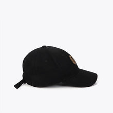 Cargar imagen en el visor de la galería, Gorra Lola Casademunt