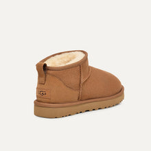 Cargar imagen en el visor de la galería, Botín UGG
