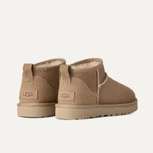 Cargar imagen en el visor de la galería, Botín UGG
