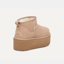 Cargar imagen en el visor de la galería, Botín UGG

