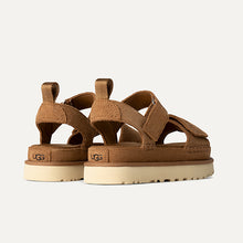 Cargar imagen en el visor de la galería, Sandalia UGG
