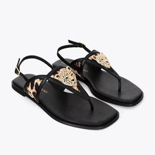 Cargar imagen en el visor de la galería, Sandalia Lola Casademunt
