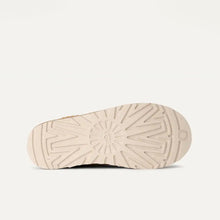 Cargar imagen en el visor de la galería, Zueco UGG
