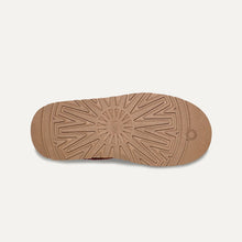 Cargar imagen en el visor de la galería, Zueco UGG
