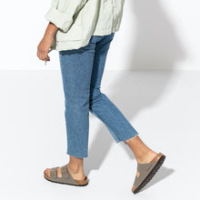 Cargar imagen en el visor de la galería, Sandalia Birkenstock
