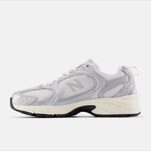 Cargar imagen en el visor de la galería, Deportiva New Balance
