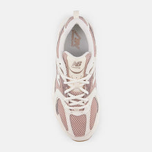 Cargar imagen en el visor de la galería, Deportiva New Balance

