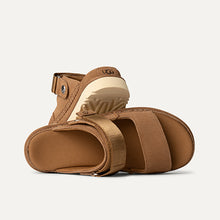 Cargar imagen en el visor de la galería, Sandalia UGG SS25
