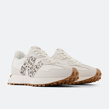 Cargar imagen en el visor de la galería, New Balance 327 SS25
