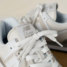 Cargar imagen en el visor de la galería, Deportiva New Balance SS25
