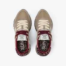 Cargar imagen en el visor de la galería, Deportiva SUN68
