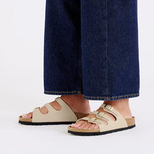 Cargar imagen en el visor de la galería, Sandalia Birkenstock

