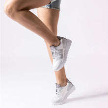 Cargar imagen en el visor de la galería, Zapato casual Wonders SS25
