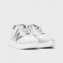 Cargar imagen en el visor de la galería, Zapato casual Wonders SS25
