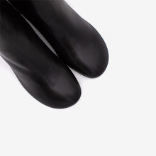 Cargar imagen en el visor de la galería, Botín Ángel Alarcón
