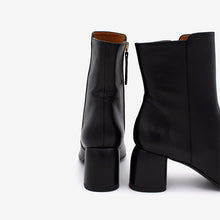 Cargar imagen en el visor de la galería, Botín Ángel Alarcón
