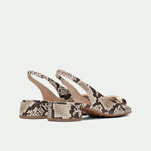 Cargar imagen en el visor de la galería, Zapato Hispanitas SS25

