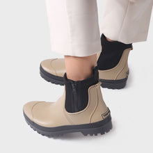 Cargar imagen en el visor de la galería, Bota de agua Toni Pons
