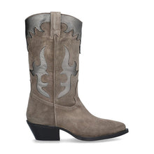 Cargar imagen en el visor de la galería, Campera Alpe
