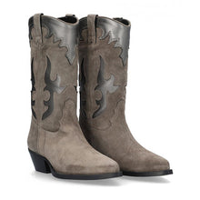 Cargar imagen en el visor de la galería, Campera Alpe
