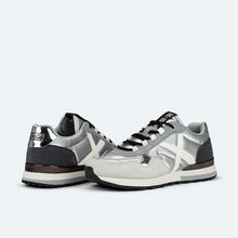 Cargar imagen en el visor de la galería, Deportiva Munich
