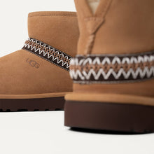 Cargar imagen en el visor de la galería, Bota UGG
