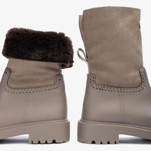 Cargar imagen en el visor de la galería, Botín Unisa
